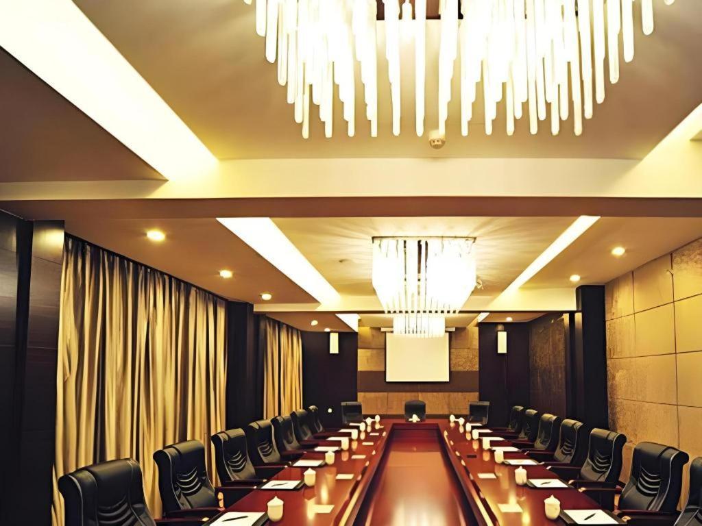 Fortune Hotel Лунян Екстериор снимка