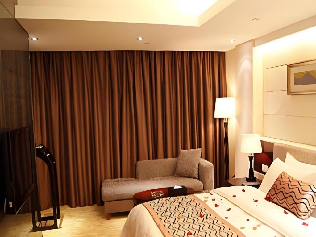 Fortune Hotel Лунян Екстериор снимка