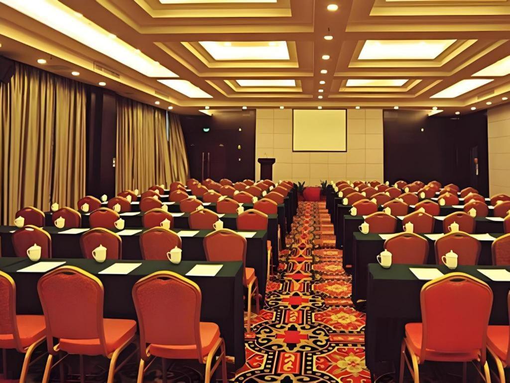Fortune Hotel Лунян Екстериор снимка
