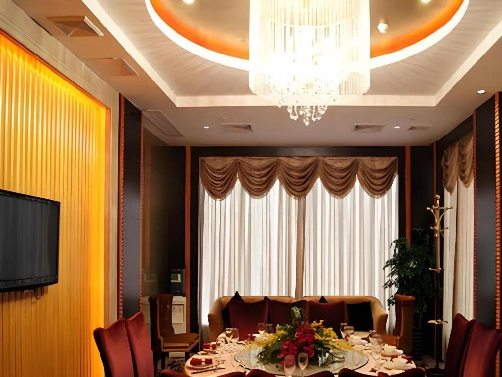 Fortune Hotel Лунян Екстериор снимка