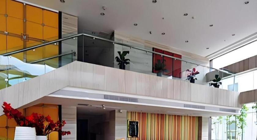 Fortune Hotel Лунян Екстериор снимка