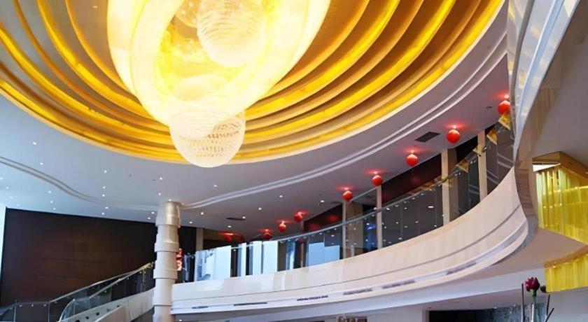 Fortune Hotel Лунян Екстериор снимка