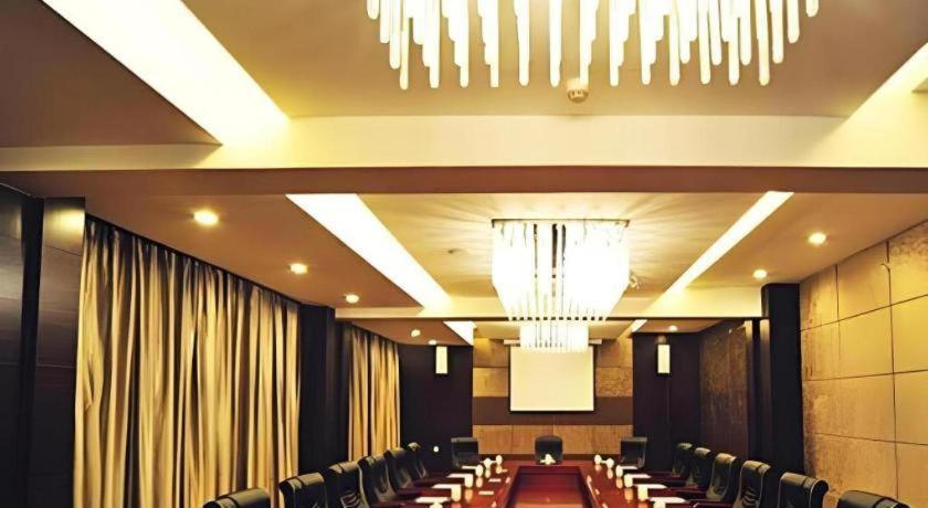 Fortune Hotel Лунян Екстериор снимка