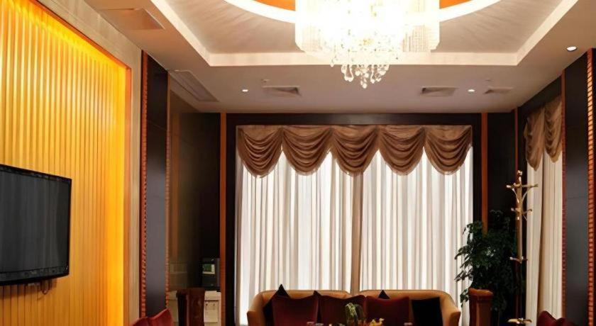 Fortune Hotel Лунян Екстериор снимка