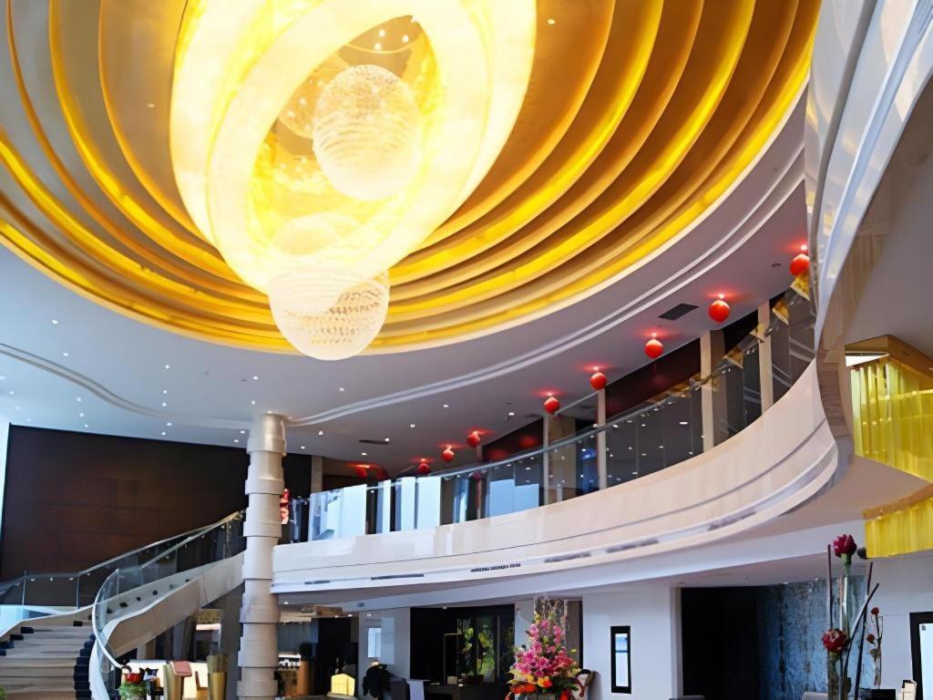 Fortune Hotel Лунян Екстериор снимка